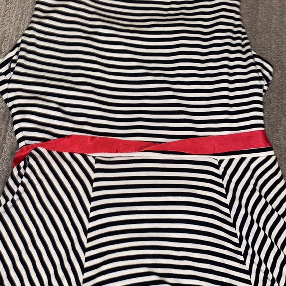 Black and white striped dress - Picture 7 of 9